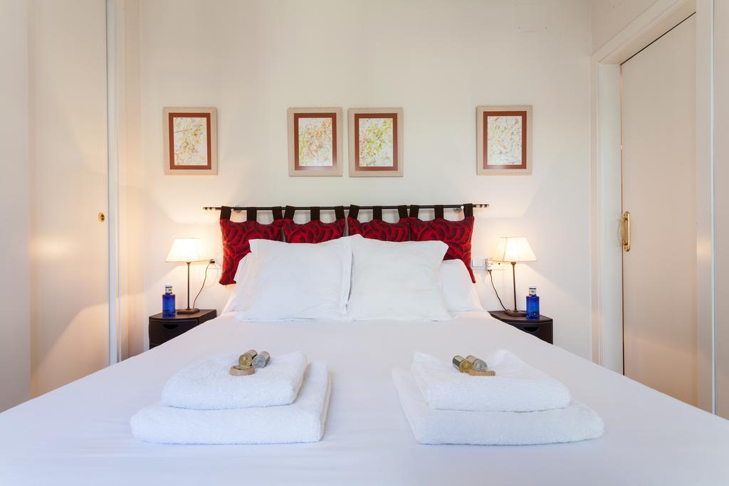 City Rooftop Paradise - Space Maison Apartments Seville Room photo