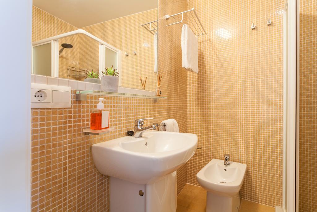 City Rooftop Paradise - Space Maison Apartments Seville Room photo